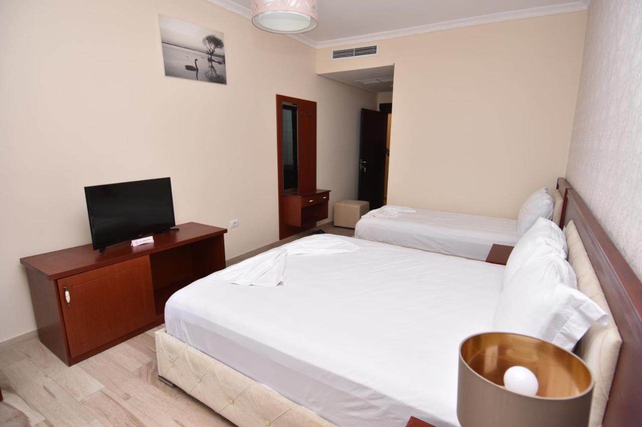 Vlorë Hotel Summer Stars מראה חיצוני תמונה