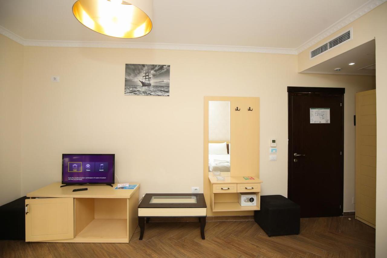 Vlorë Hotel Summer Stars מראה חיצוני תמונה
