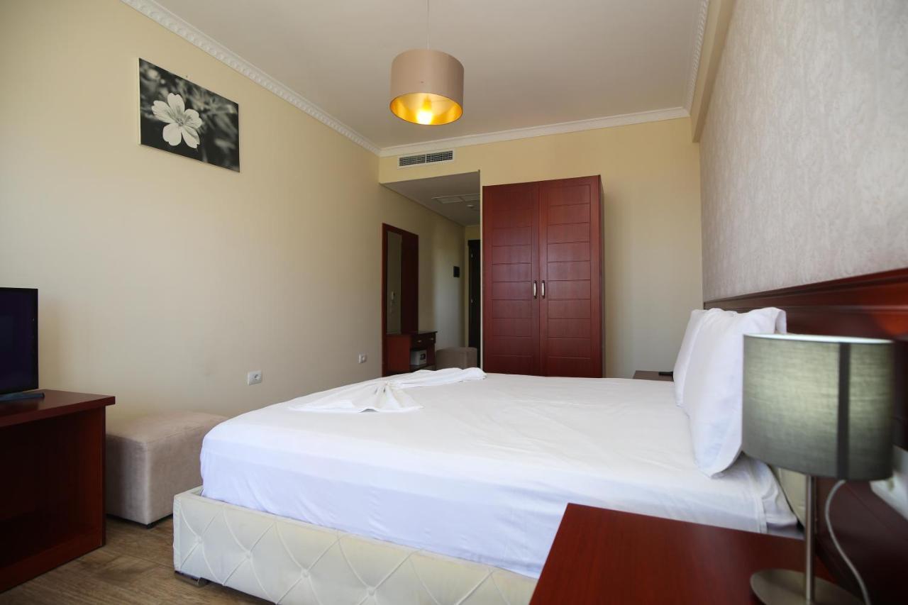 Vlorë Hotel Summer Stars מראה חיצוני תמונה