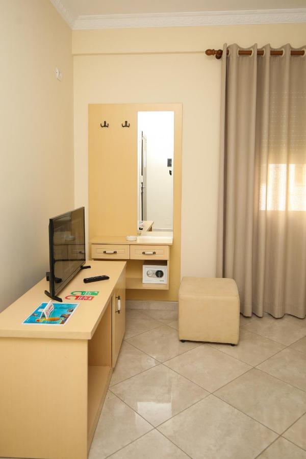 Vlorë Hotel Summer Stars מראה חיצוני תמונה