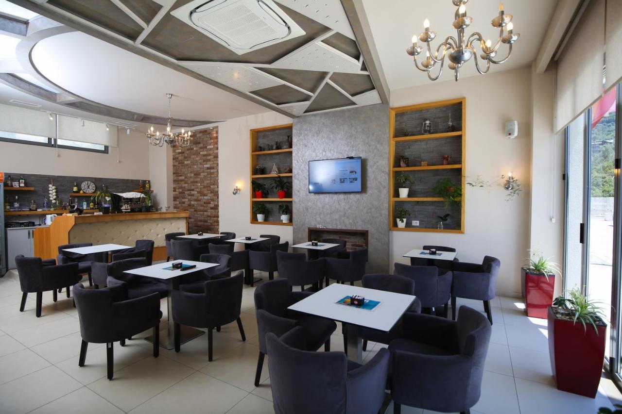 Vlorë Hotel Summer Stars מראה חיצוני תמונה